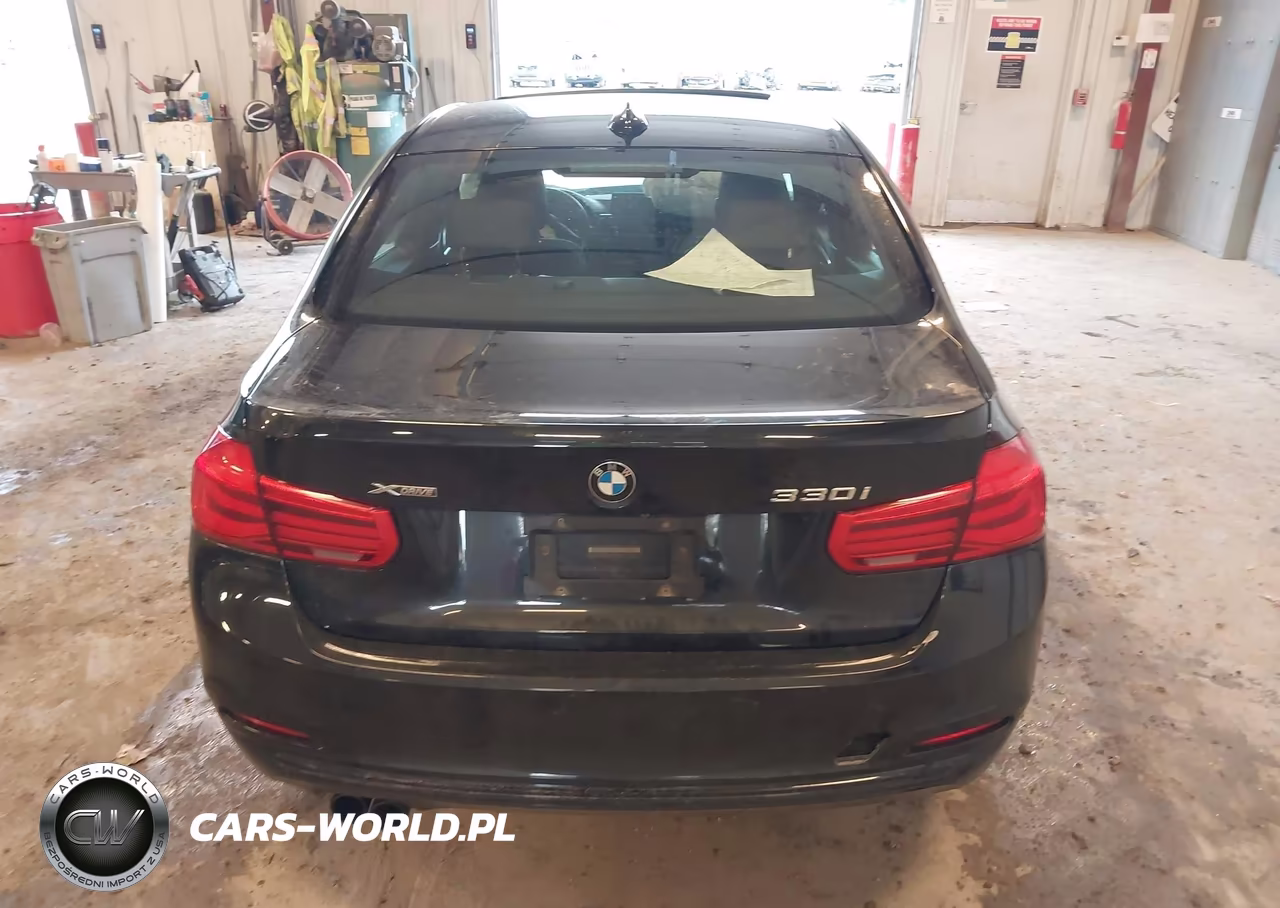 2018 BMW 330I xDrive VIN:WBA8D9G58JNU66712 - 16