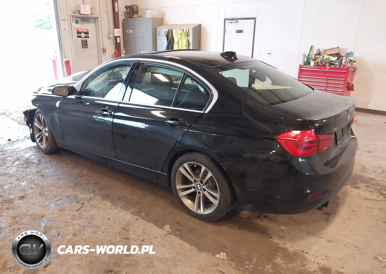 2018 BMW 330I xDrive VIN:WBA8D9G58JNU66712 - 3