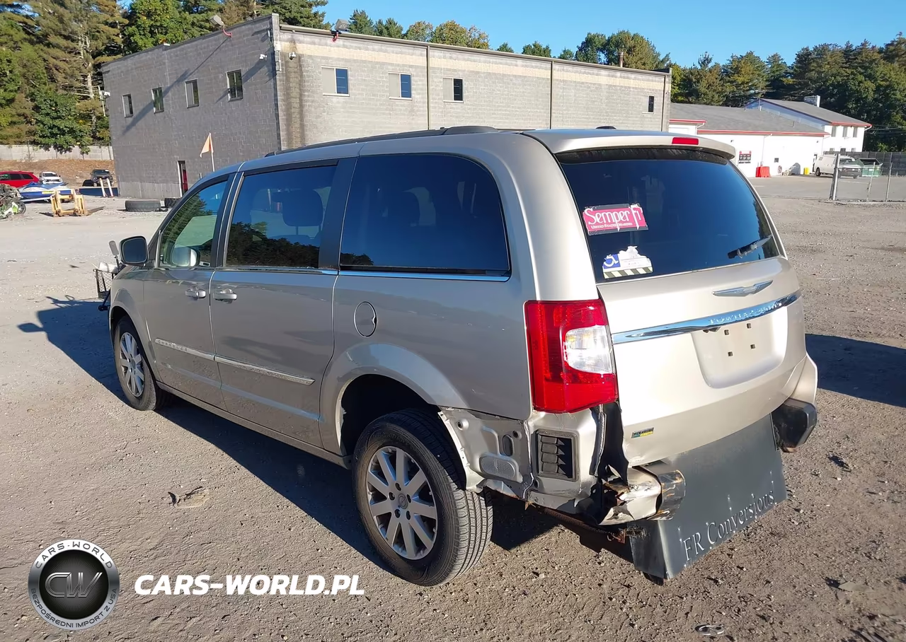 2015 Chrysler Town & Country Touring VIN:2C4RC1BGXFR740443 - 3