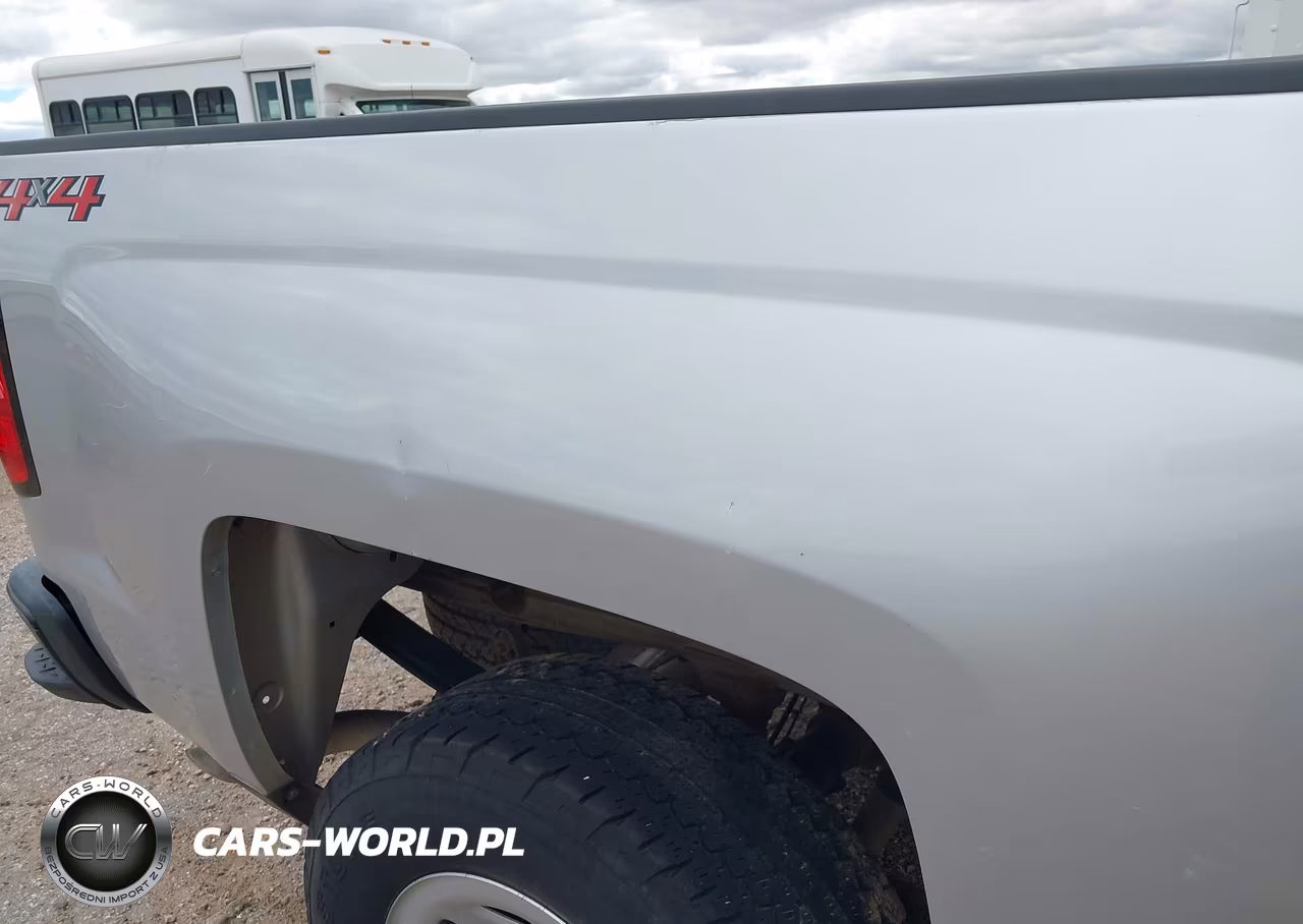 2018 Chevrolet Silverado 1500 Wt VIN:3GCUKNEH5JG483862 - 14