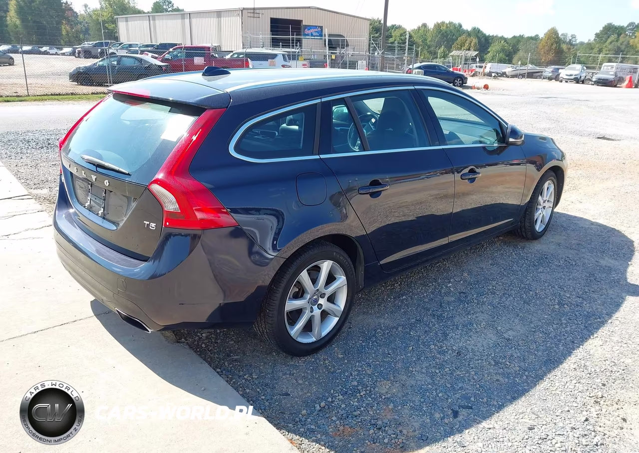 2016 Volvo V60 T5 Drive-E Premier VIN:YV140MEK2G1298116 - 4