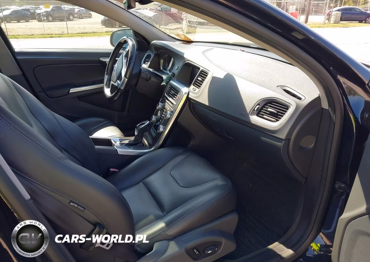 2016 Volvo V60 T5 Drive-E Premier VIN:YV140MEK2G1298116 - 5