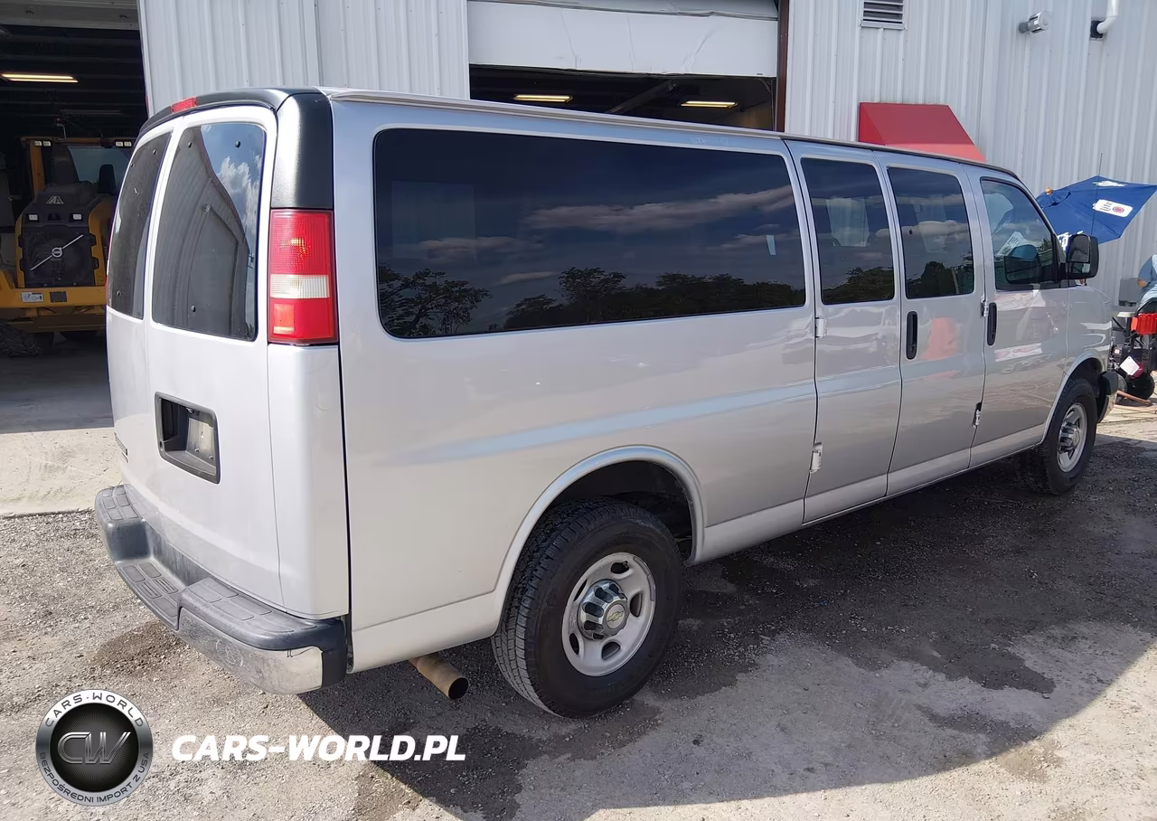 2016 Chevrolet Express 3500 Lt VIN:1GAZGPFF7G1233023 - 4