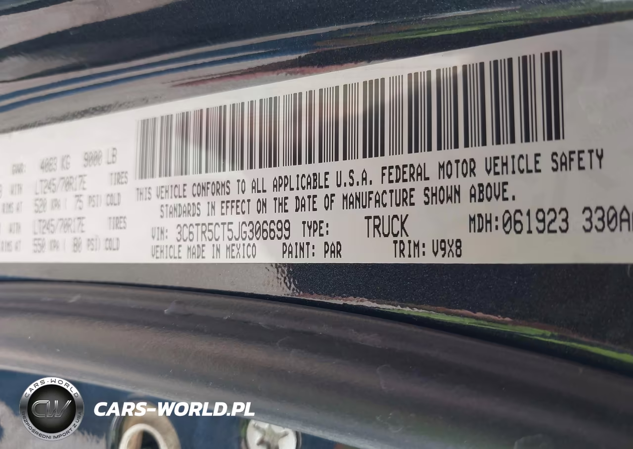 2018 Ram 2500 Tradesman 4X4 6'4 Box VIN:3C6TR5CT5JG306699 - 9
