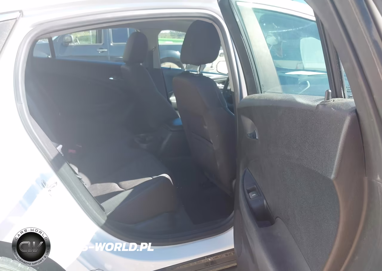 2018 Chevrolet Volt Lt VIN:1G1RA6S53JU144483 - 9