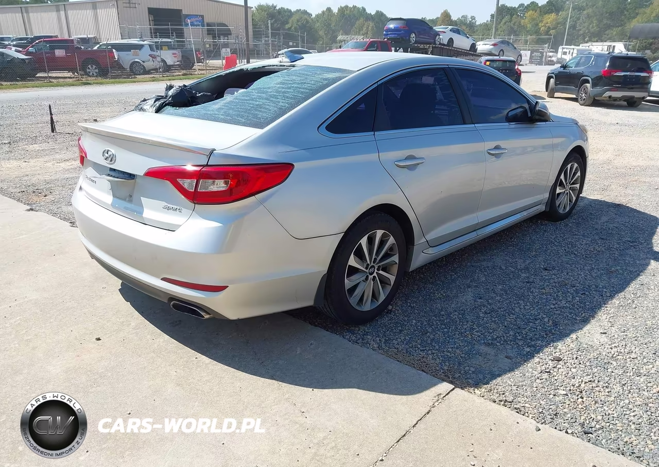 2016 Hyundai Sonata Sport VIN:5NPE34AFXGH282197 - 4