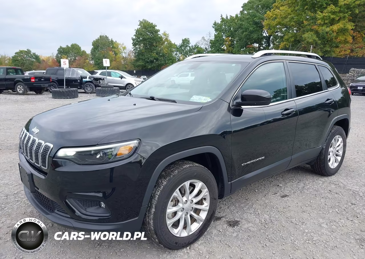 2019 Jeep Cherokee Latitude 4X4 VIN:1C4PJMCBXKD452940 - 2
