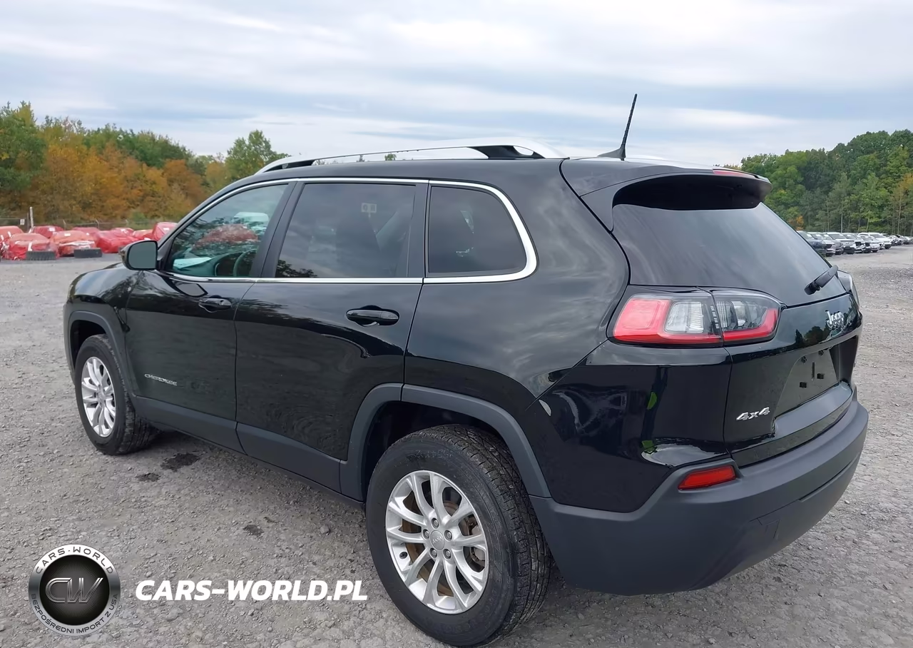 2019 Jeep Cherokee Latitude 4X4 VIN:1C4PJMCBXKD452940 - 3