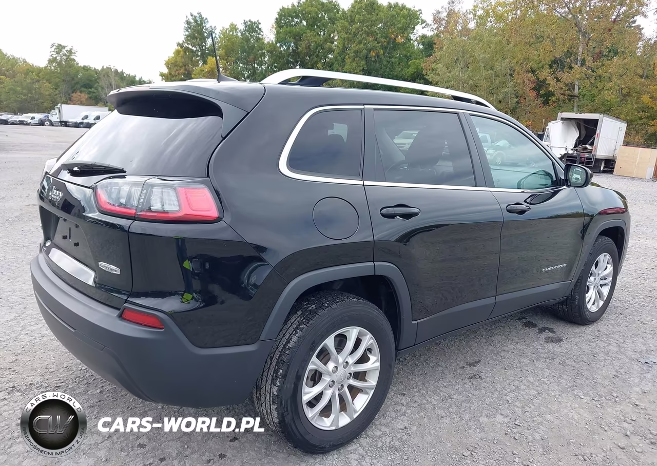 2019 Jeep Cherokee Latitude 4X4 VIN:1C4PJMCBXKD452940 - 4