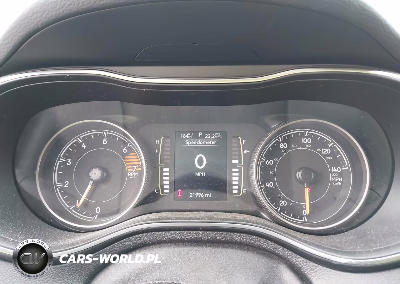 2019 Jeep Cherokee Latitude 4X4 VIN:1C4PJMCBXKD452940 - 7