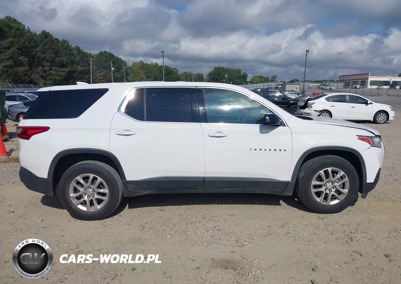 2019 Chevrolet Traverse Ls VIN:1GNERFKW9KJ261180 - 13