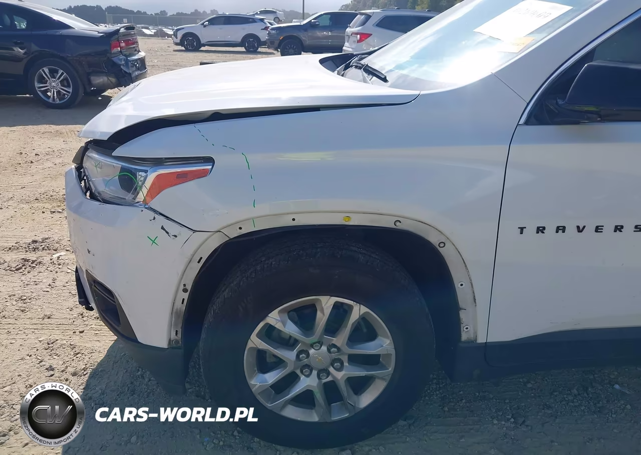 2019 Chevrolet Traverse Ls VIN:1GNERFKW9KJ261180 - 18
