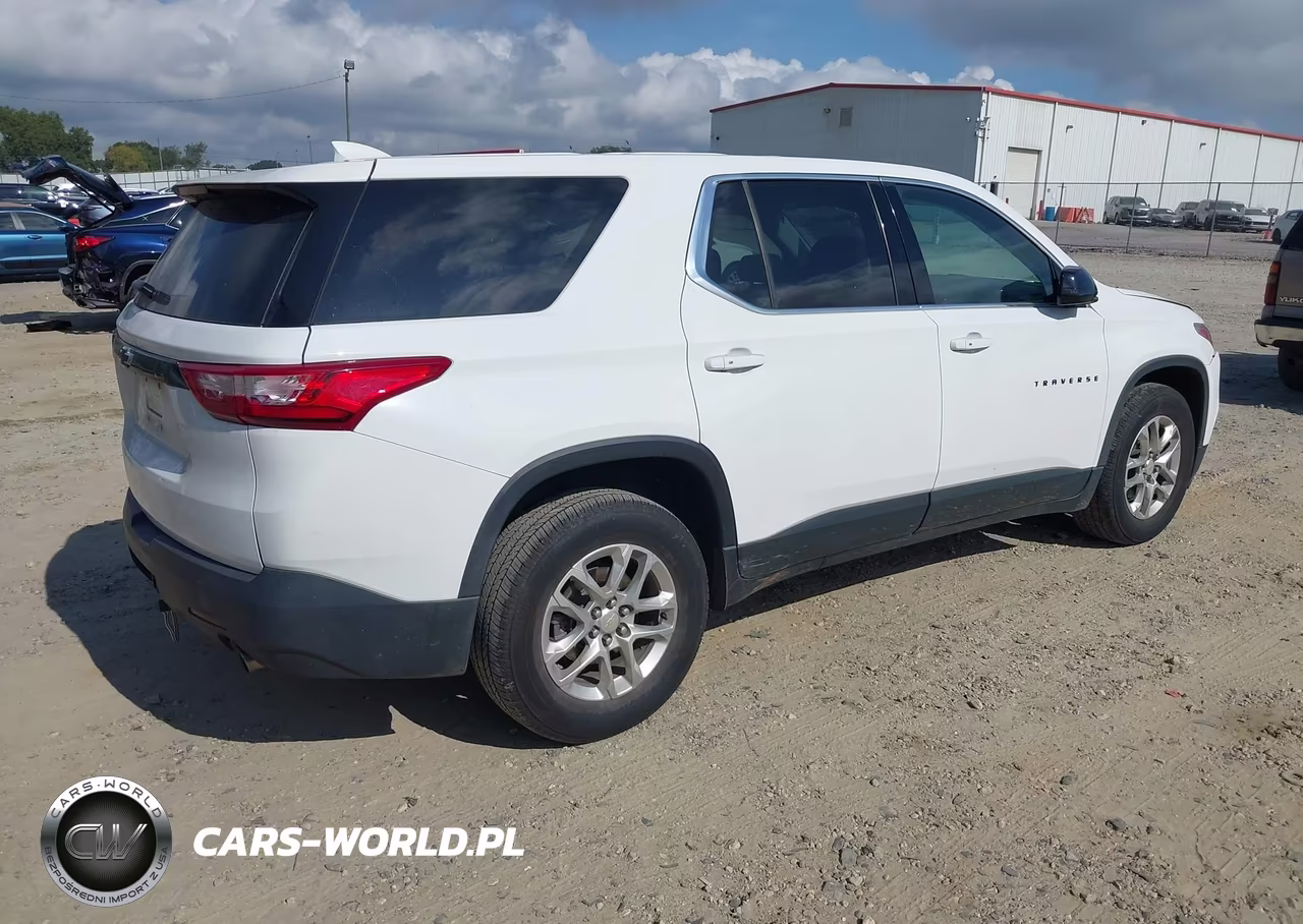 2019 Chevrolet Traverse Ls VIN:1GNERFKW9KJ261180 - 4