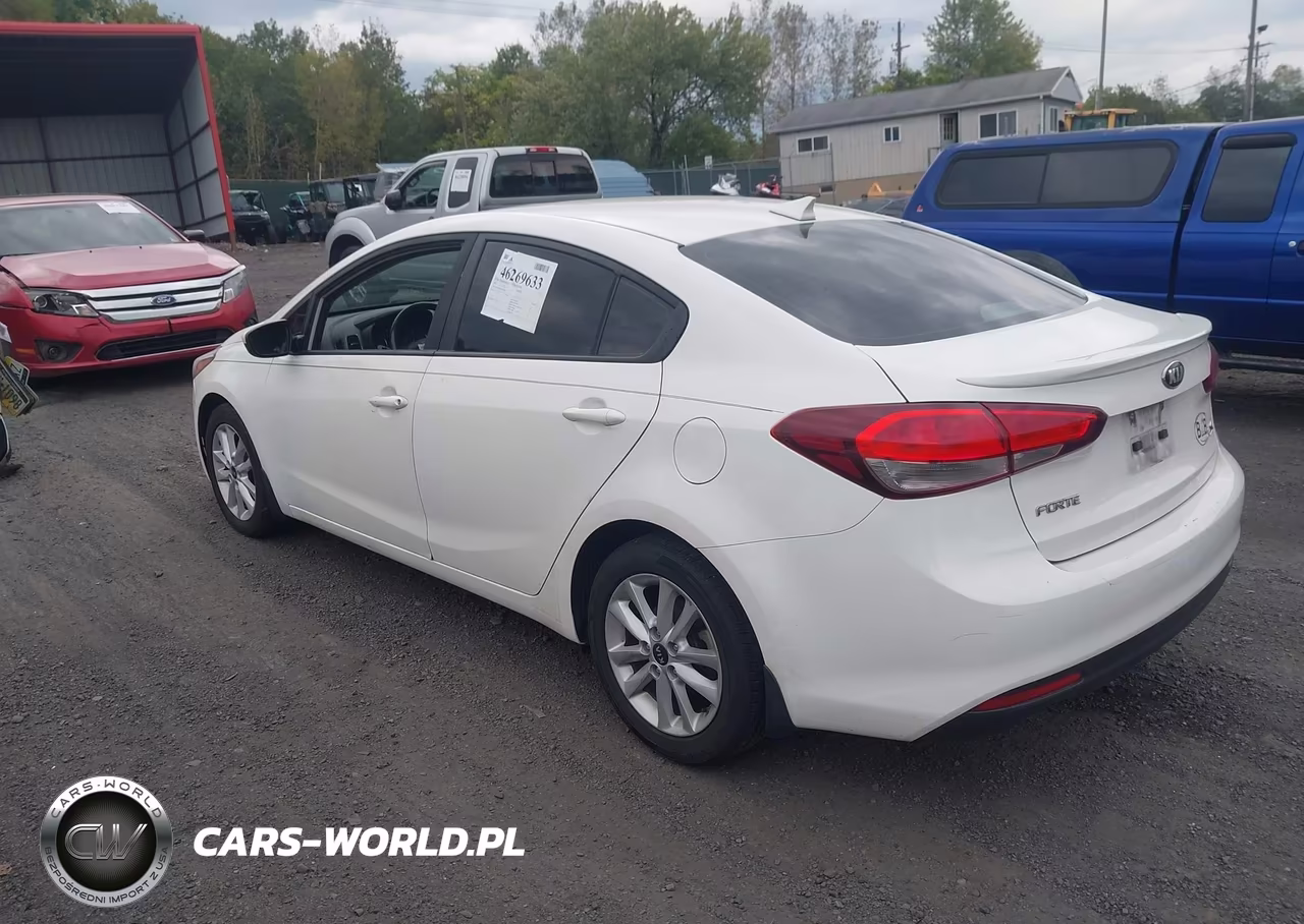 2017 Kia Forte S VIN:3KPFL4A79HE114893 - 3