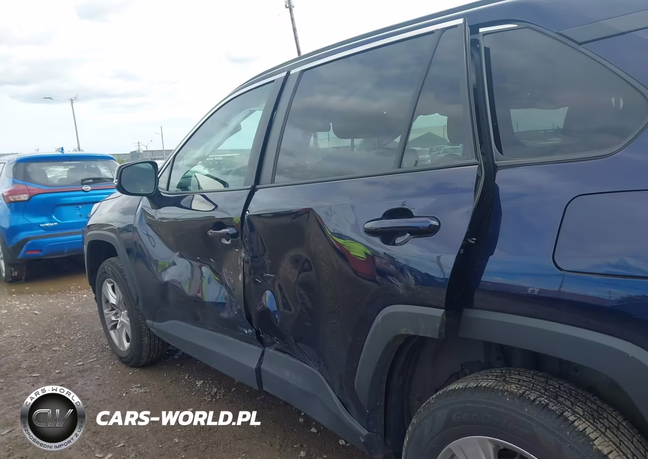 2023 Toyota Rav4 Xle VIN:2T3P1RFV5PW348370 - 17