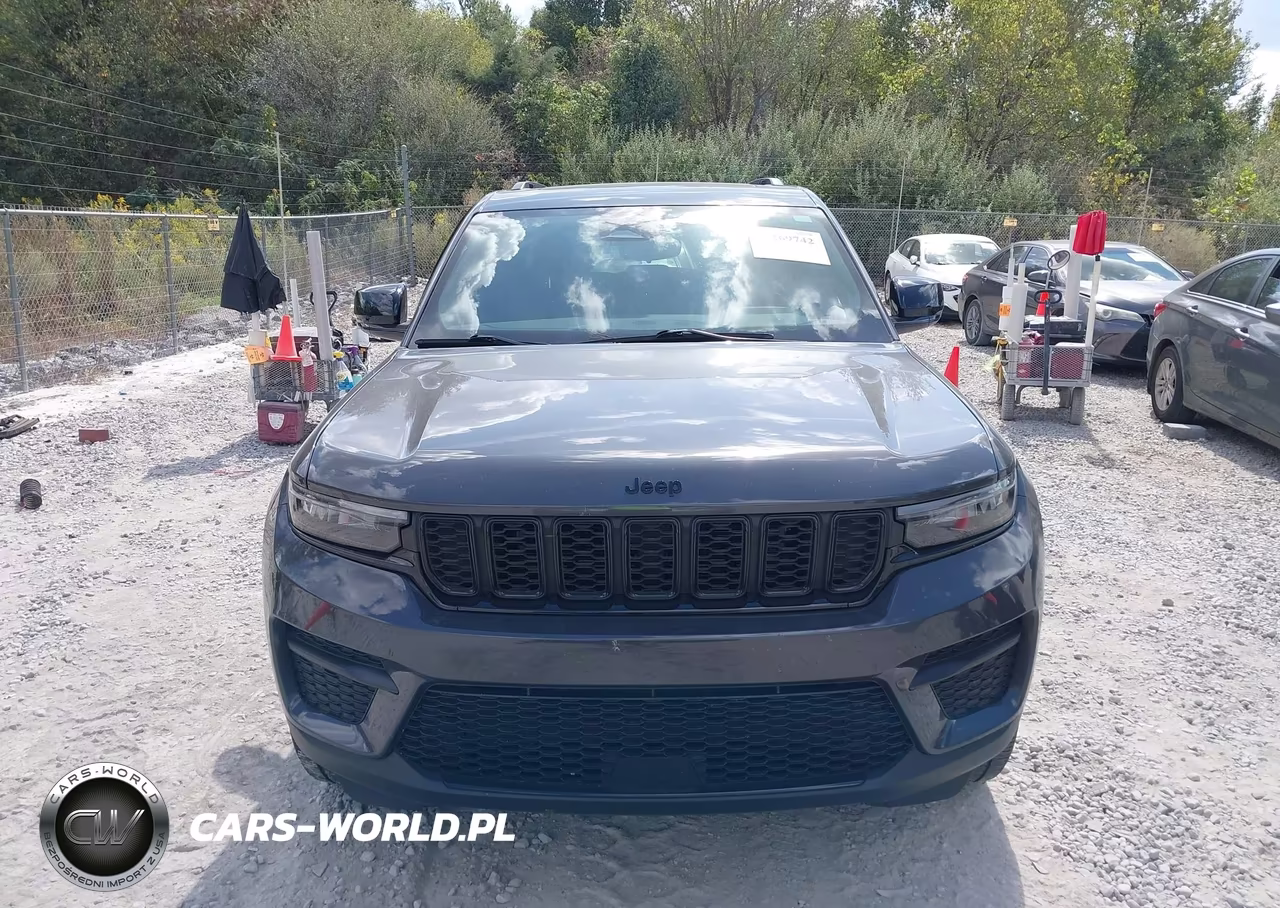 2023 Jeep Grand Cherokee Altitude 4X2 VIN:1C4RJGAG5P8890550 - 12
