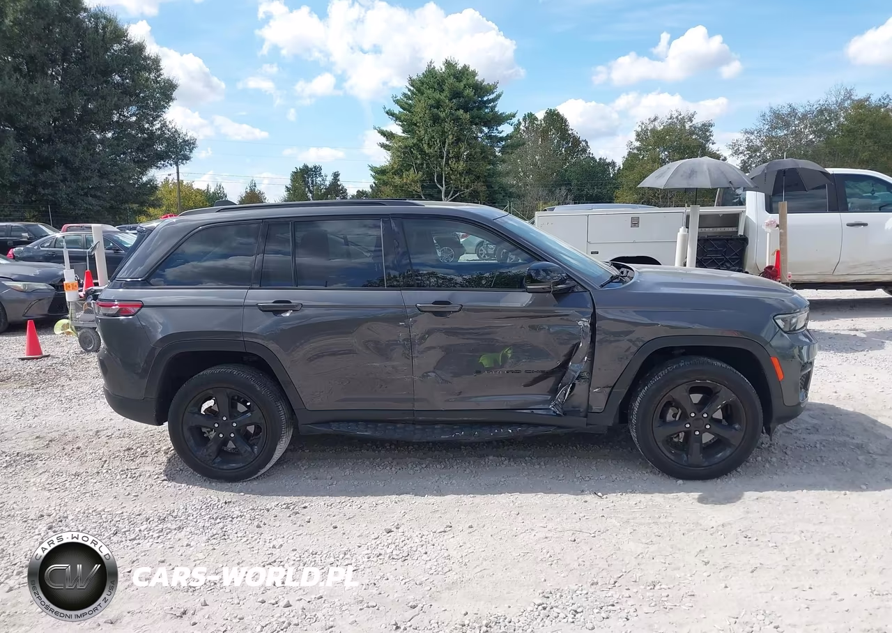 2023 Jeep Grand Cherokee Altitude 4X2 VIN:1C4RJGAG5P8890550 - 13