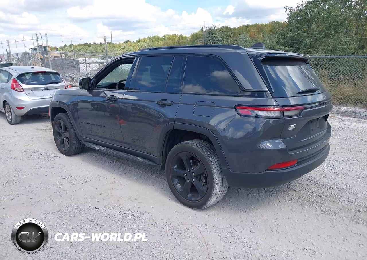 2023 Jeep Grand Cherokee Altitude 4X2 VIN:1C4RJGAG5P8890550 - 3