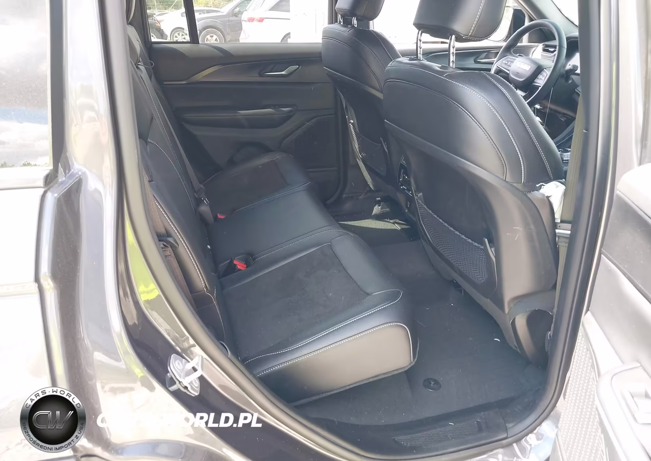 2023 Jeep Grand Cherokee Altitude 4X2 VIN:1C4RJGAG5P8890550 - 8