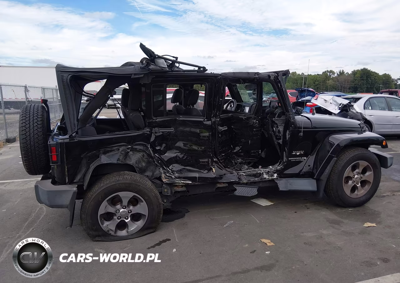2016 Jeep Wrangler Unlimited Sahara VIN:1C4BJWEGXGL158658 - 13