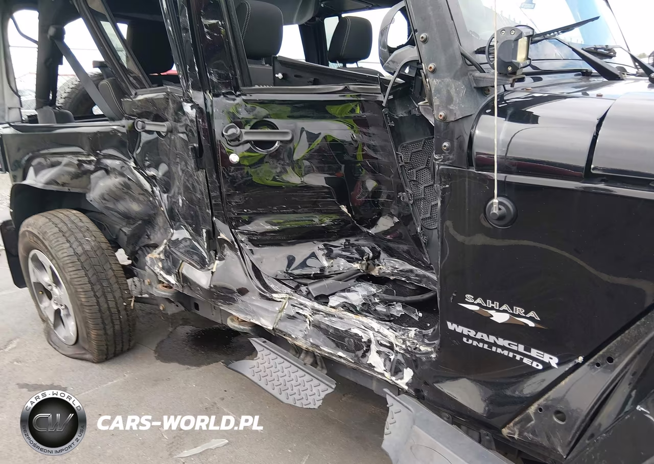2016 Jeep Wrangler Unlimited Sahara VIN:1C4BJWEGXGL158658 - 6