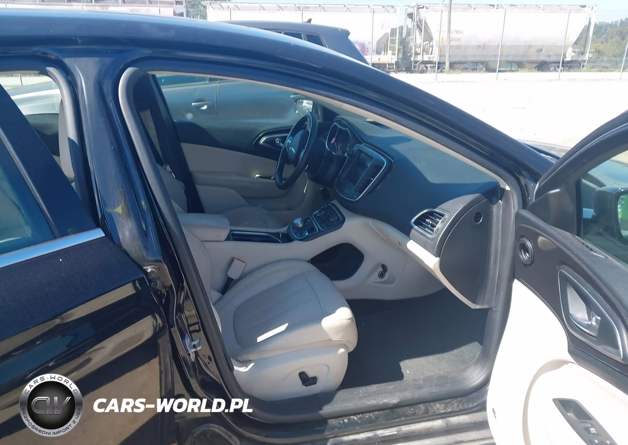 2015 Chrysler 200 C VIN:1C3CCCEG1FN592925 - 5
