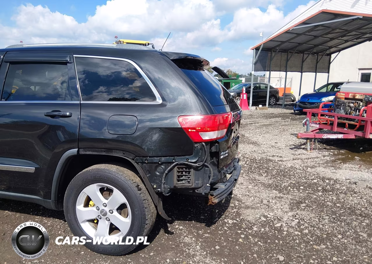 2013 Jeep Grand Cherokee Laredo VIN:1C4RJFAG4DC604285 - 17