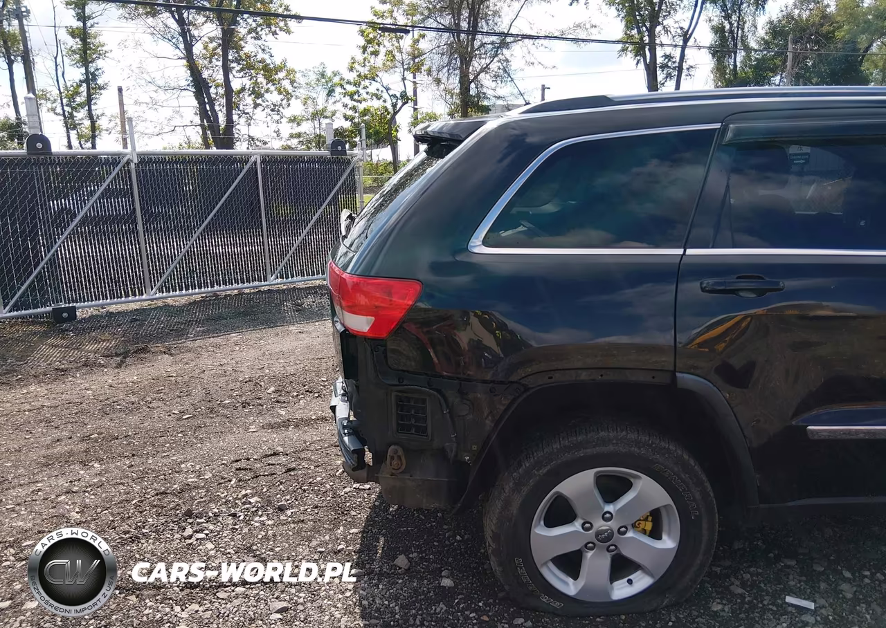 2013 Jeep Grand Cherokee Laredo VIN:1C4RJFAG4DC604285 - 18