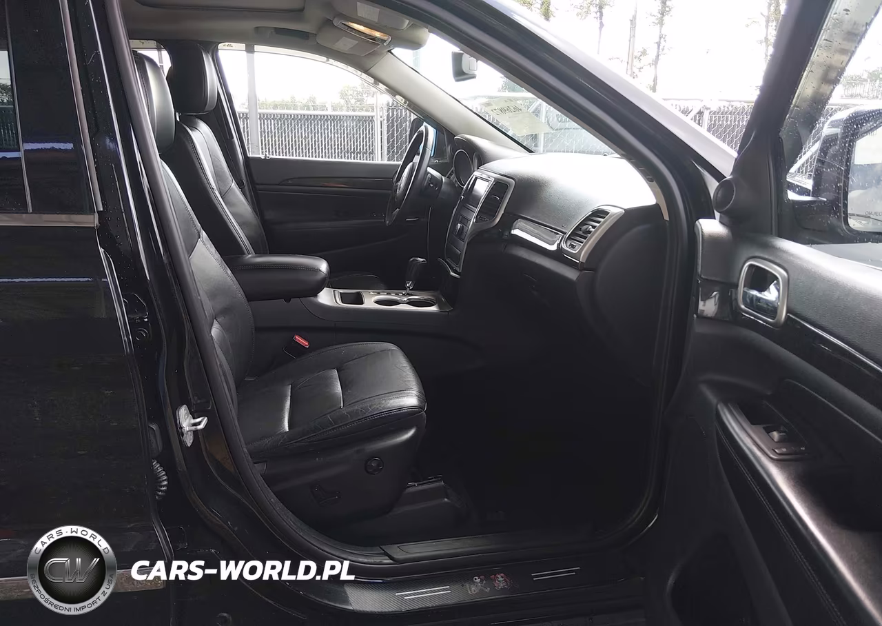 2013 Jeep Grand Cherokee Laredo VIN:1C4RJFAG4DC604285 - 5
