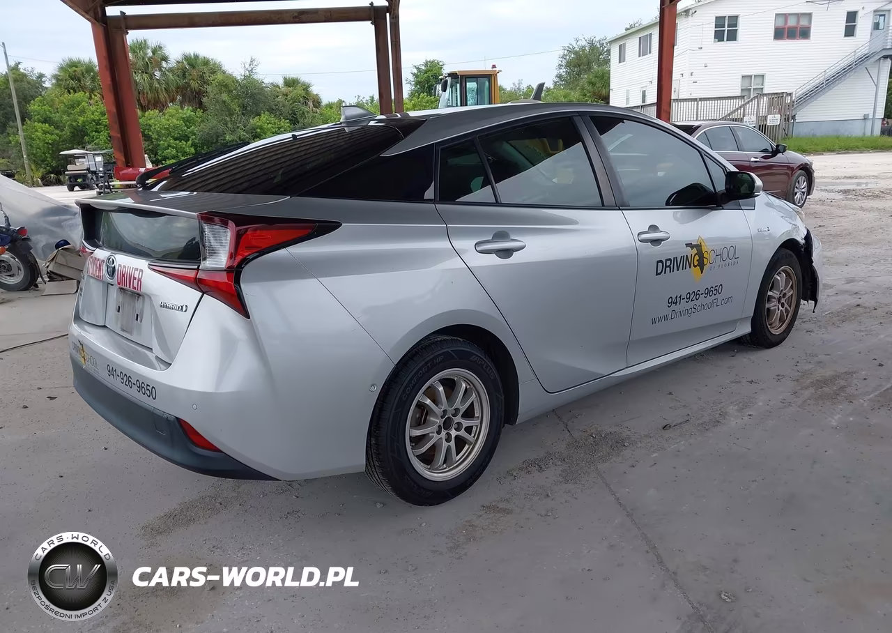 2021 Toyota Prius Le VIN:JTDKAMFU0M3140593 - 4