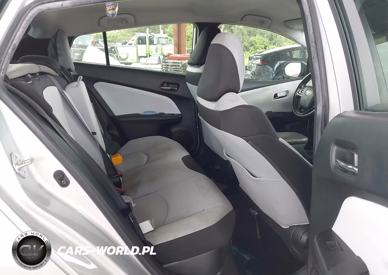 2021 Toyota Prius Le VIN:JTDKAMFU0M3140593 - 8