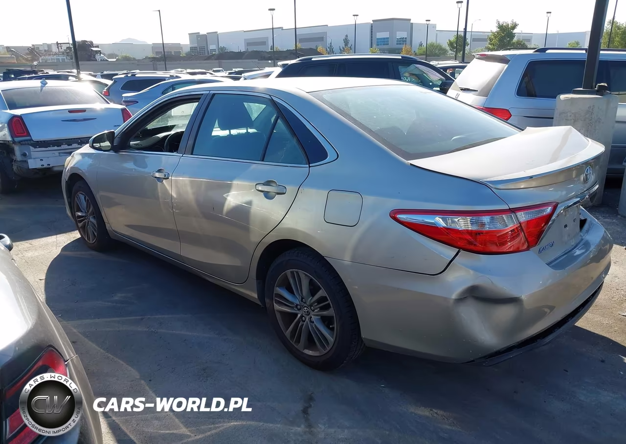 2016 Toyota Camry Se VIN:4T1BF1FK2GU516266 - 3