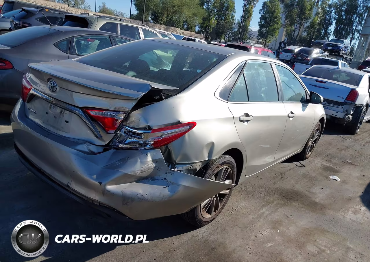 2016 Toyota Camry Se VIN:4T1BF1FK2GU516266 - 4