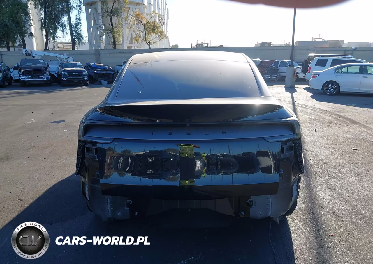 2026 Tesla Model Y Premium Rear-Wheel Drive-Rear-Wheel Drive VIN:7SAYGDED3TF583898 - 17