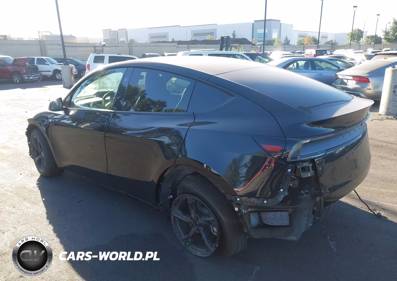 2026 Tesla Model Y Premium Rear-Wheel Drive-Rear-Wheel Drive VIN:7SAYGDED3TF583898 - 3