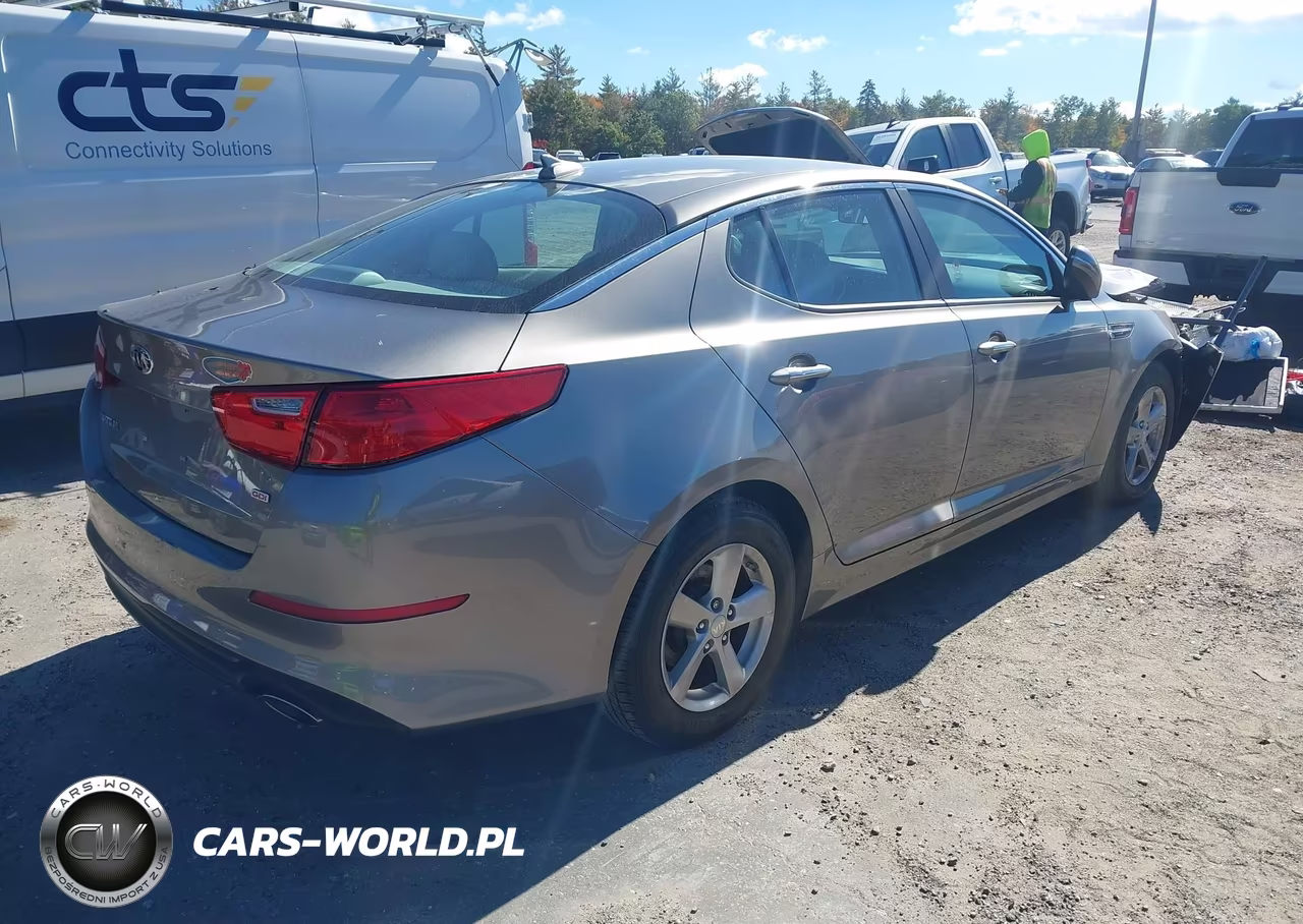 2015 Kia Optima Lx VIN:5XXGM4A72FG372565 - 4