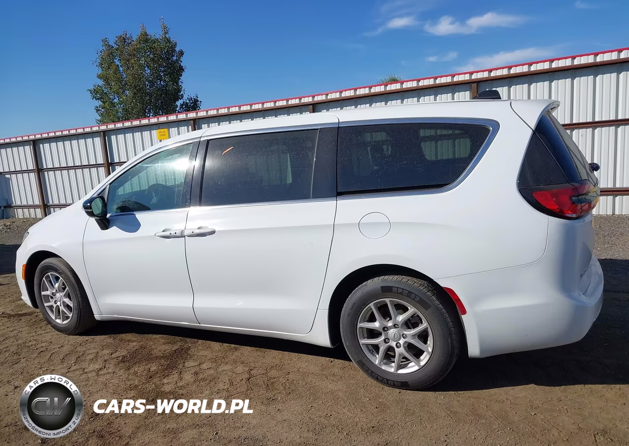 2026 Chrysler Pacifica Select VIN:2C4RC1BG3TR209306 - 14