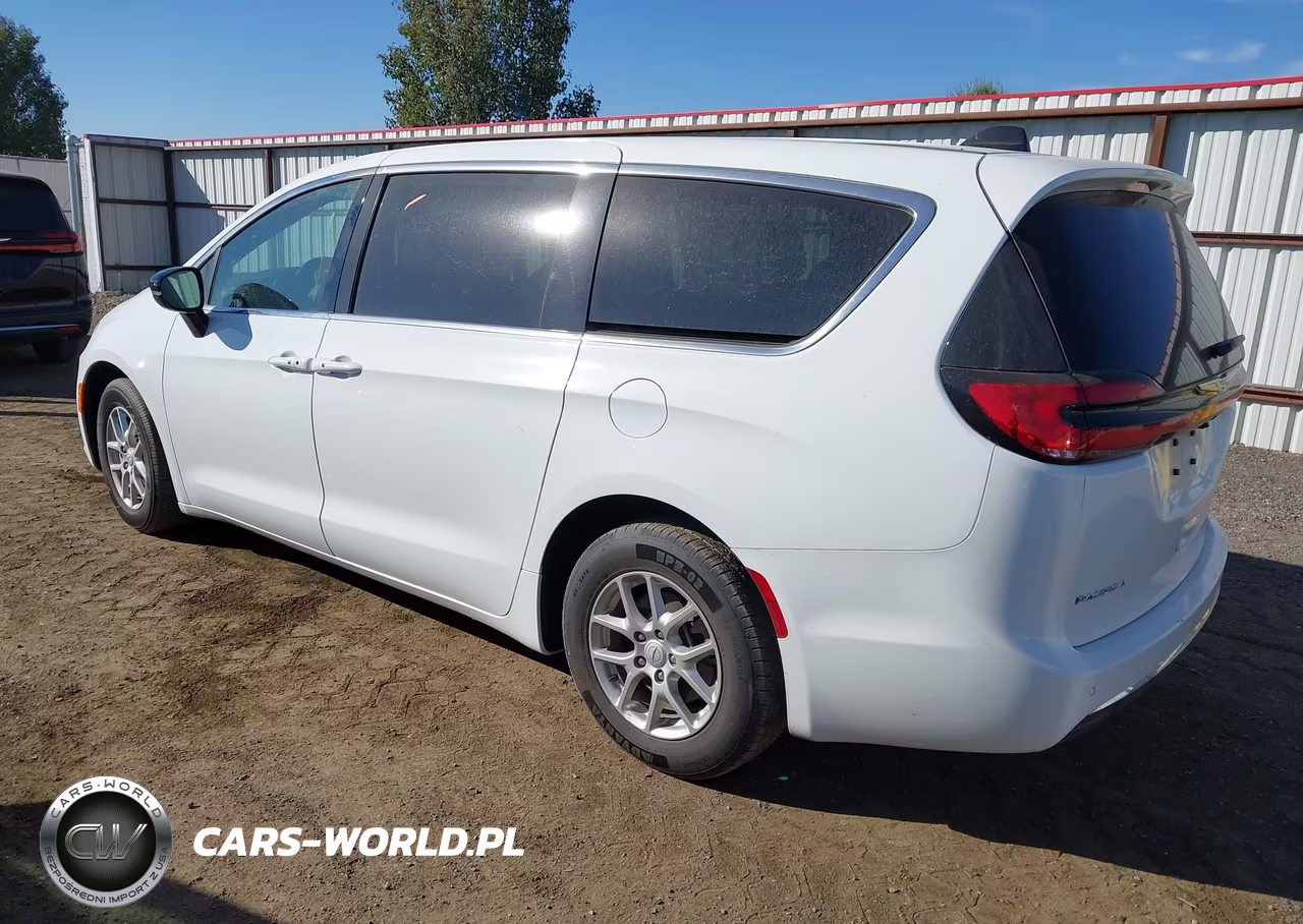 2026 Chrysler Pacifica Select VIN:2C4RC1BG3TR209306 - 3