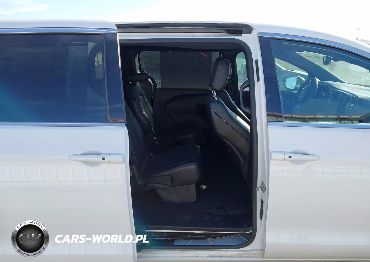2026 Chrysler Pacifica Select VIN:2C4RC1BG3TR209306 - 8