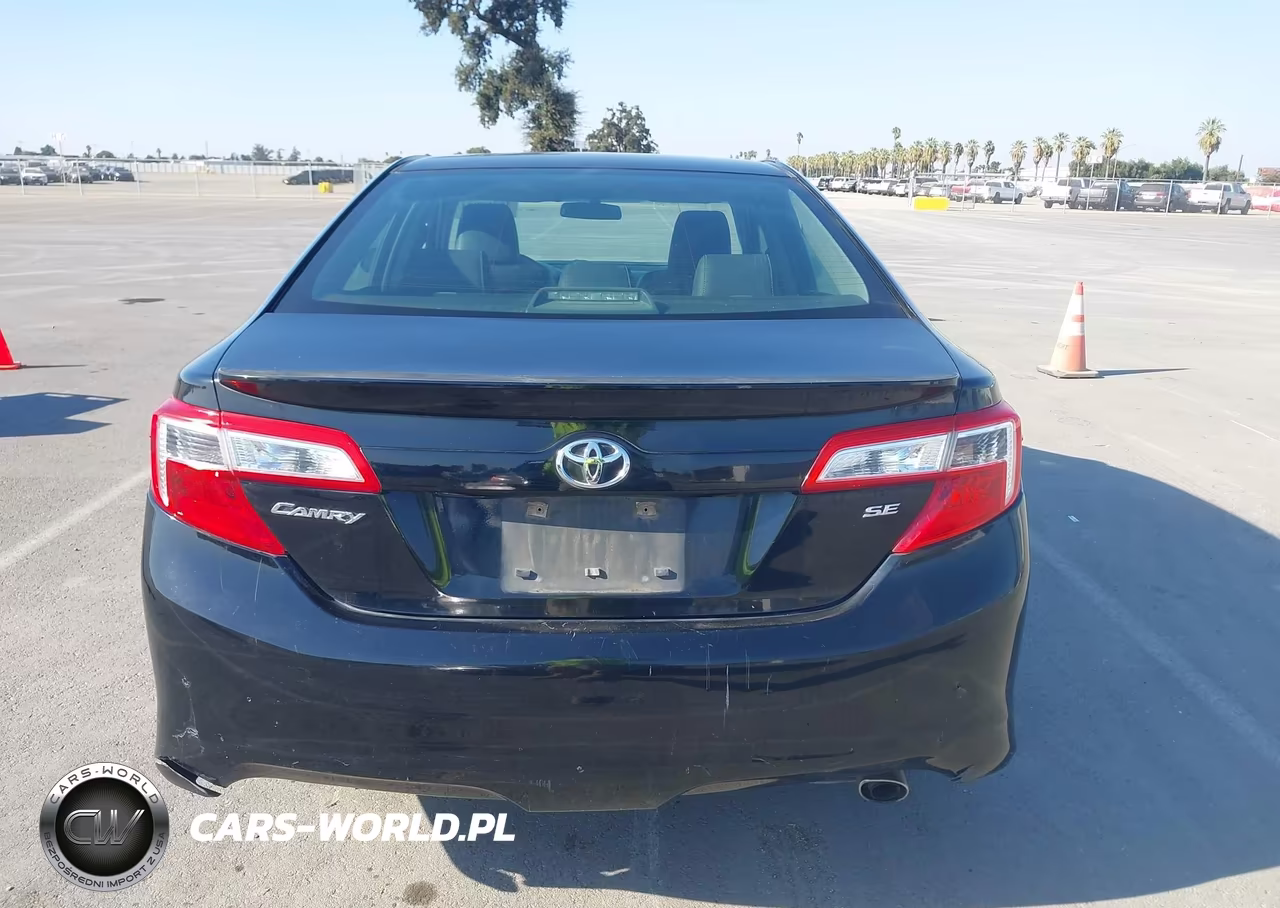 2013 Toyota Camry Se VIN:4T1BF1FK4DU257971 - 17