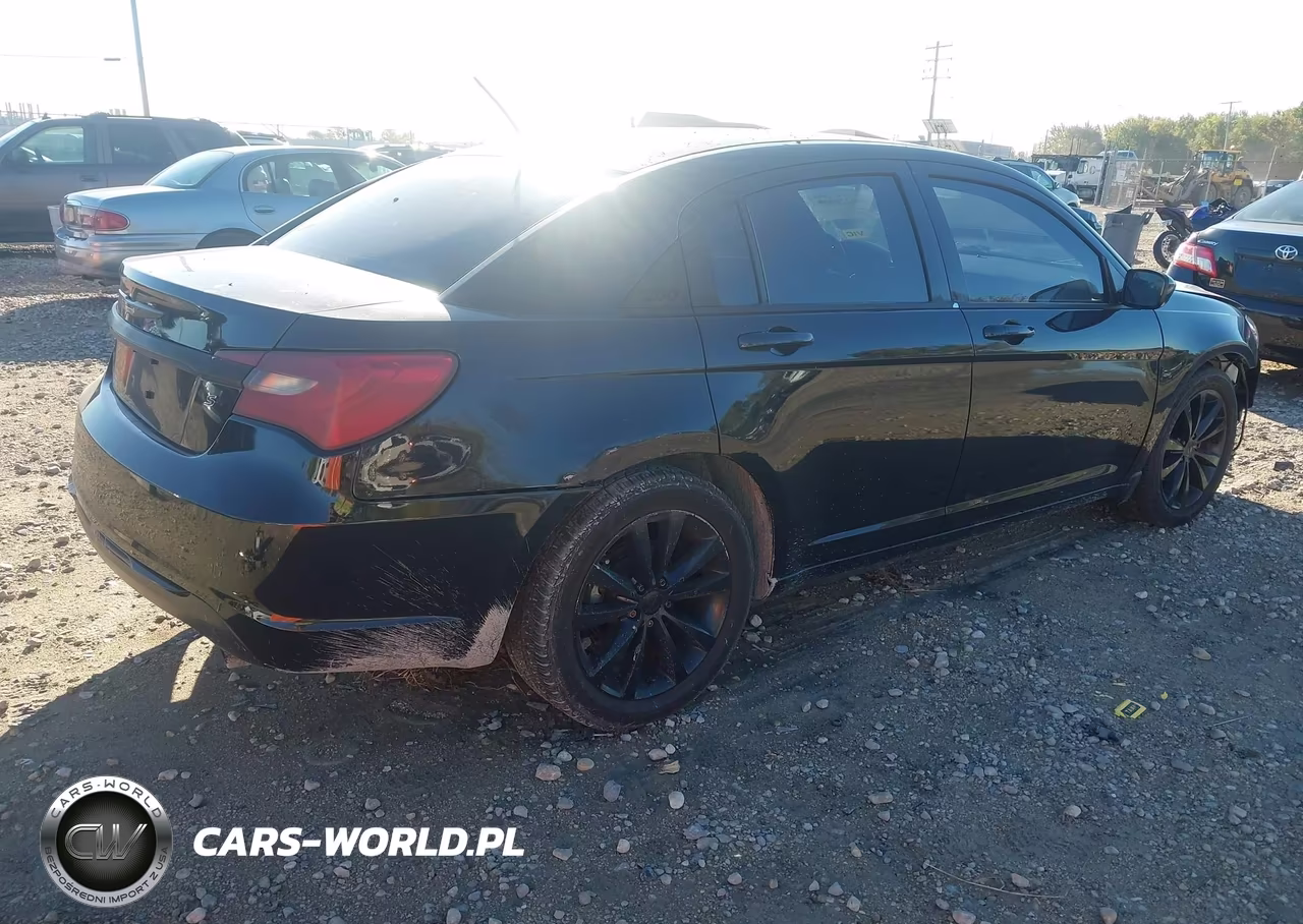 2014 Chrysler 200 Touring VIN:1C3CCBBG9EN198649 - 4