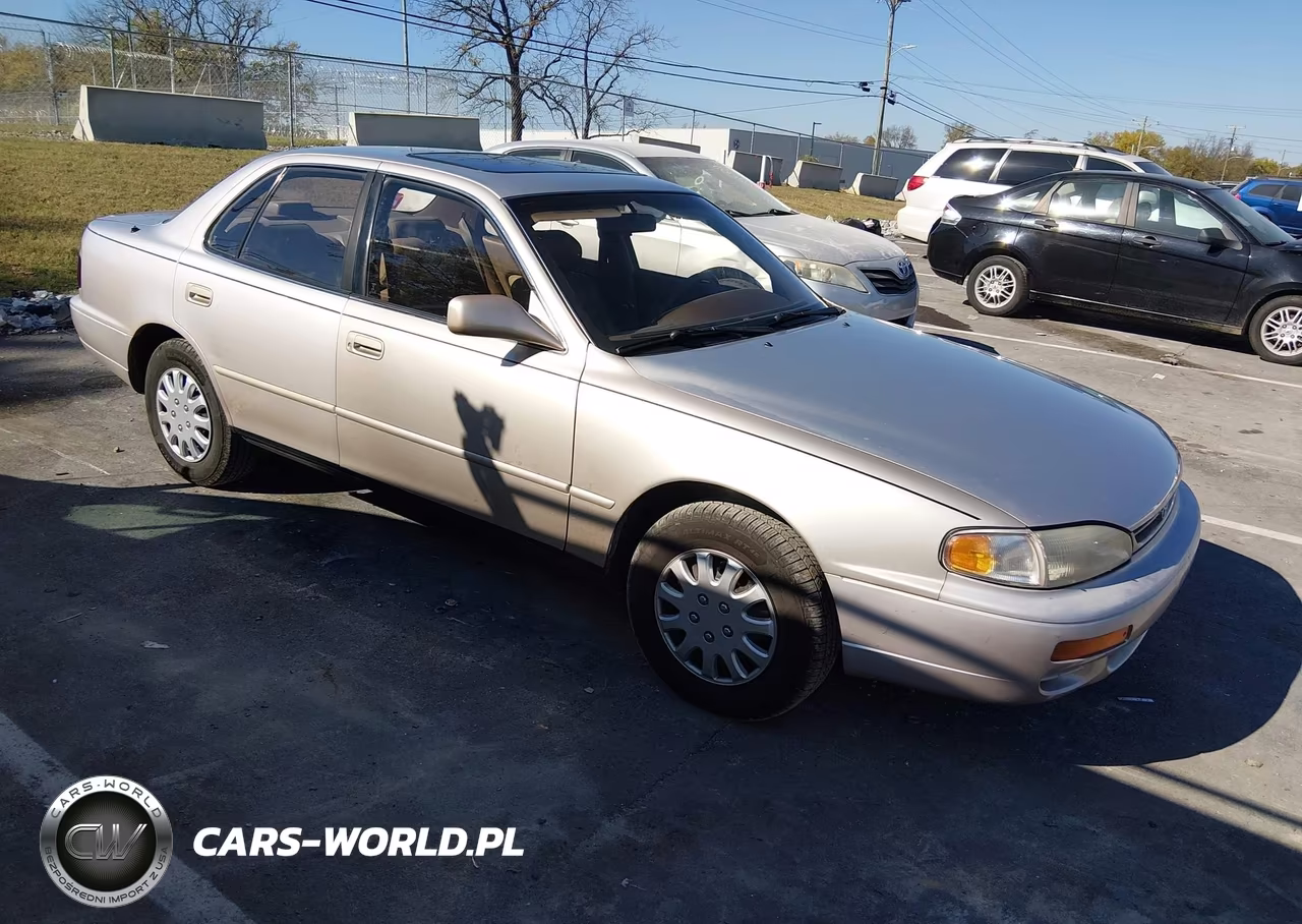 1995 Toyota Camry Le – zdjęcie 1 z 11
