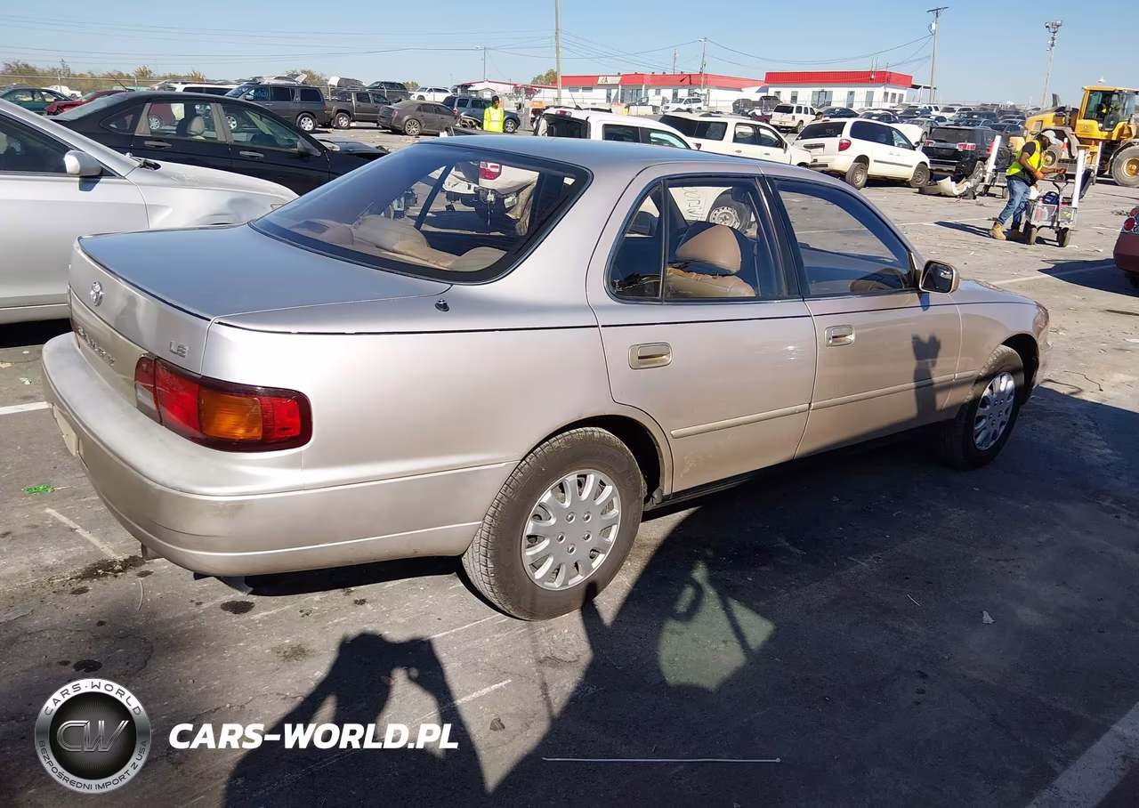 1995 Toyota Camry Le VIN:4T1SK12E3SU523926 - 4