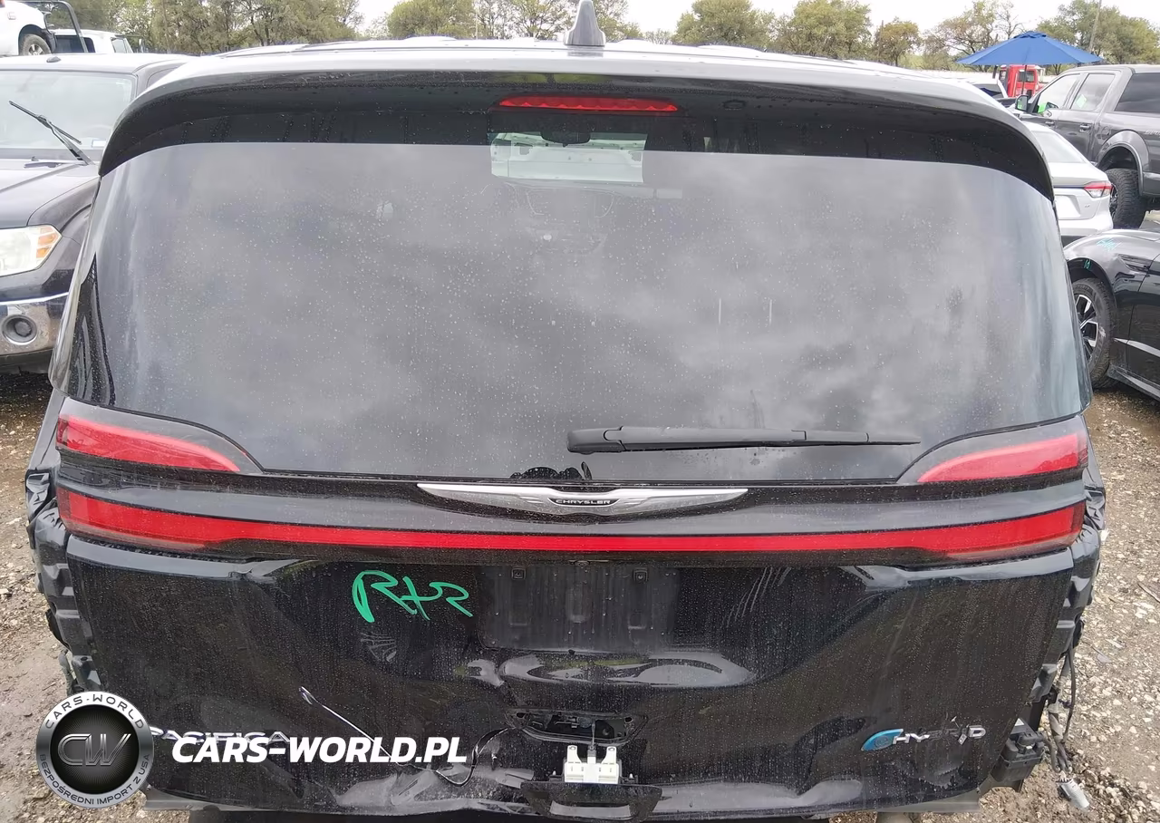 2024 Chrysler Pacifica Hybrid Select VIN:2C4RC1S7XRR150103 - 16