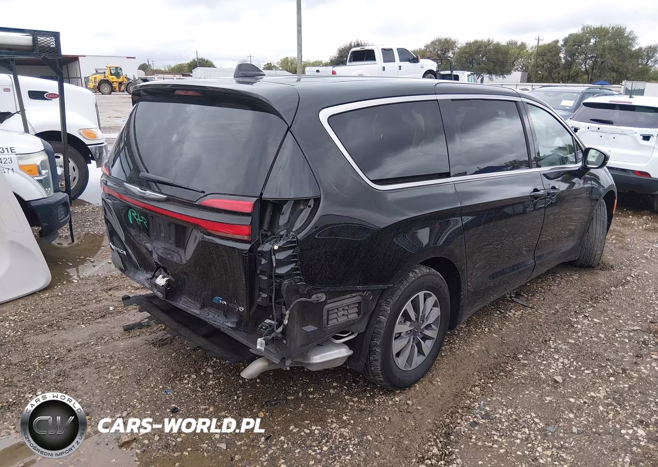 2024 Chrysler Pacifica Hybrid Select VIN:2C4RC1S7XRR150103 - 4