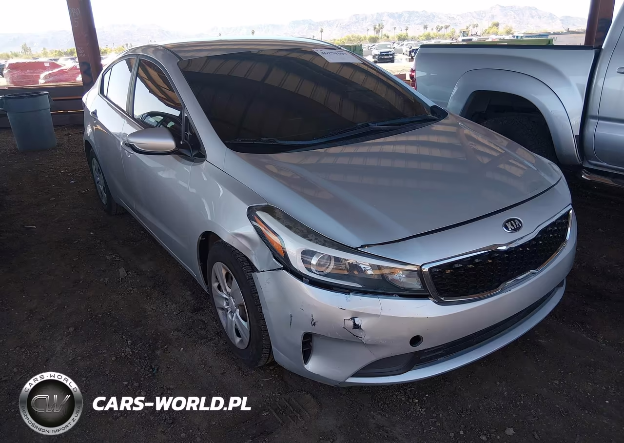 2018 Kia Forte VIN:3KPFK4A75JE175232 - 6