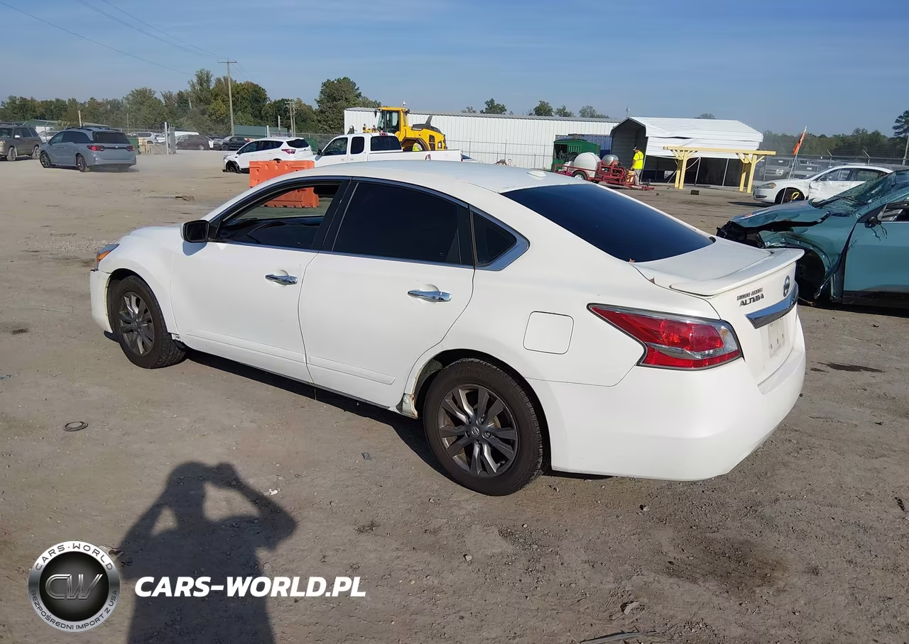 2015 Nissan Altima 2.5 S VIN:1N4AL3AP8FC224705 - 3