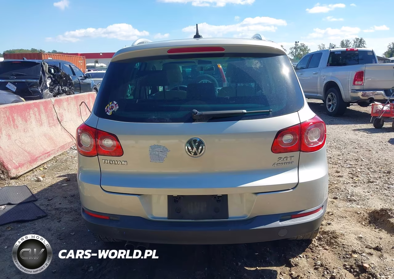 2010 Volkswagen Tiguan Wolfsburg Edition VIN:WVGBV7AX7AW537909 - 16