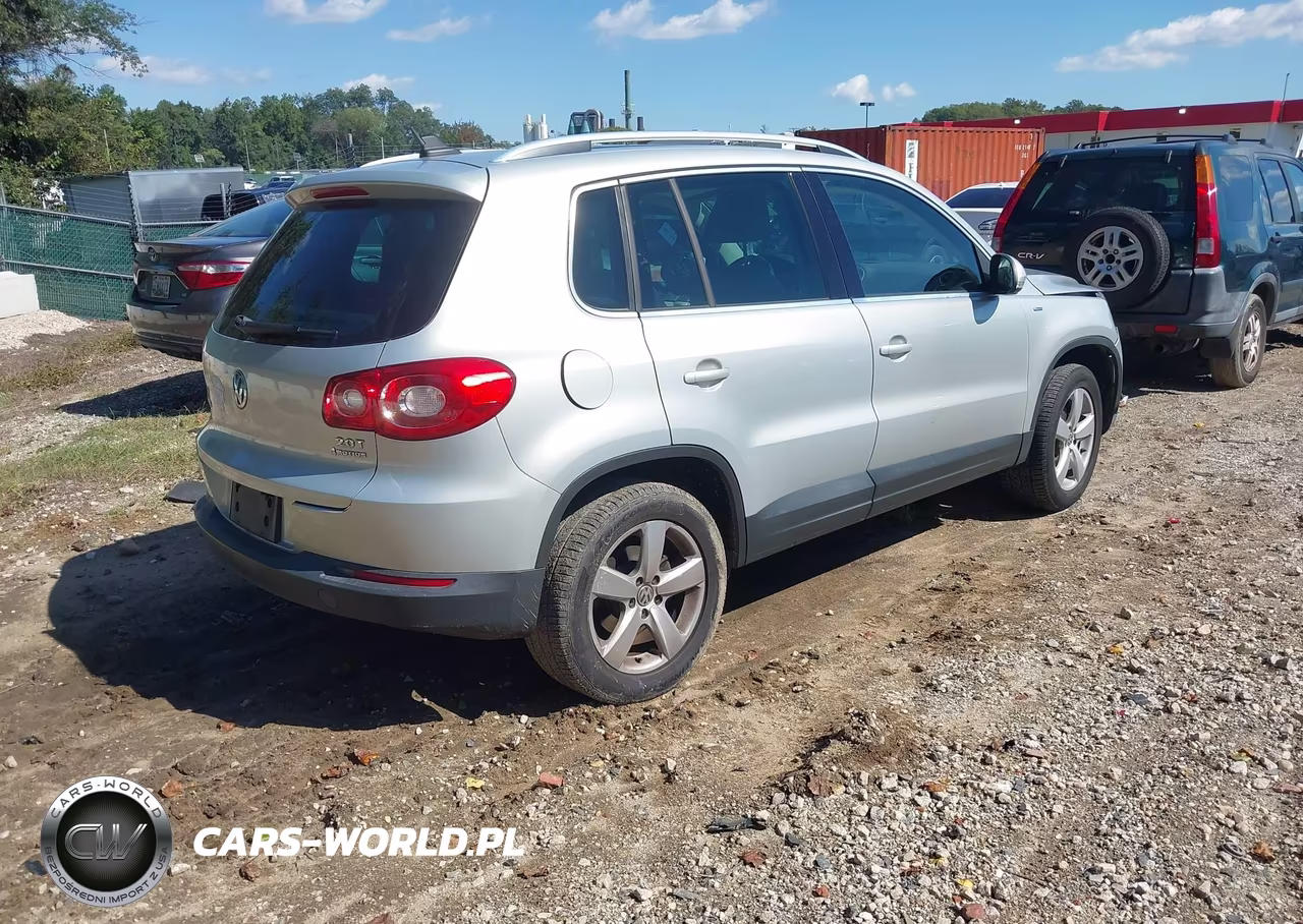 2010 Volkswagen Tiguan Wolfsburg Edition VIN:WVGBV7AX7AW537909 - 4