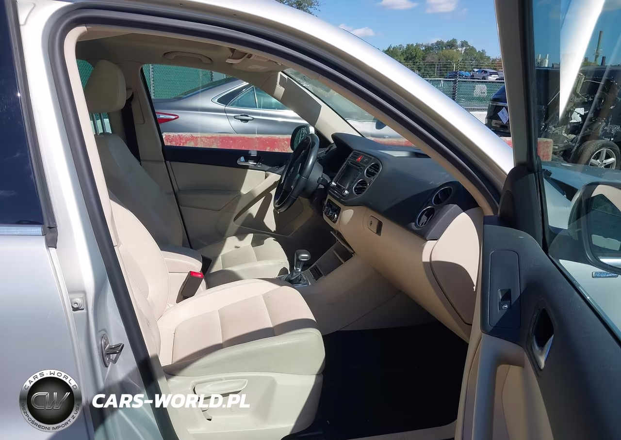 2010 Volkswagen Tiguan Wolfsburg Edition VIN:WVGBV7AX7AW537909 - 5